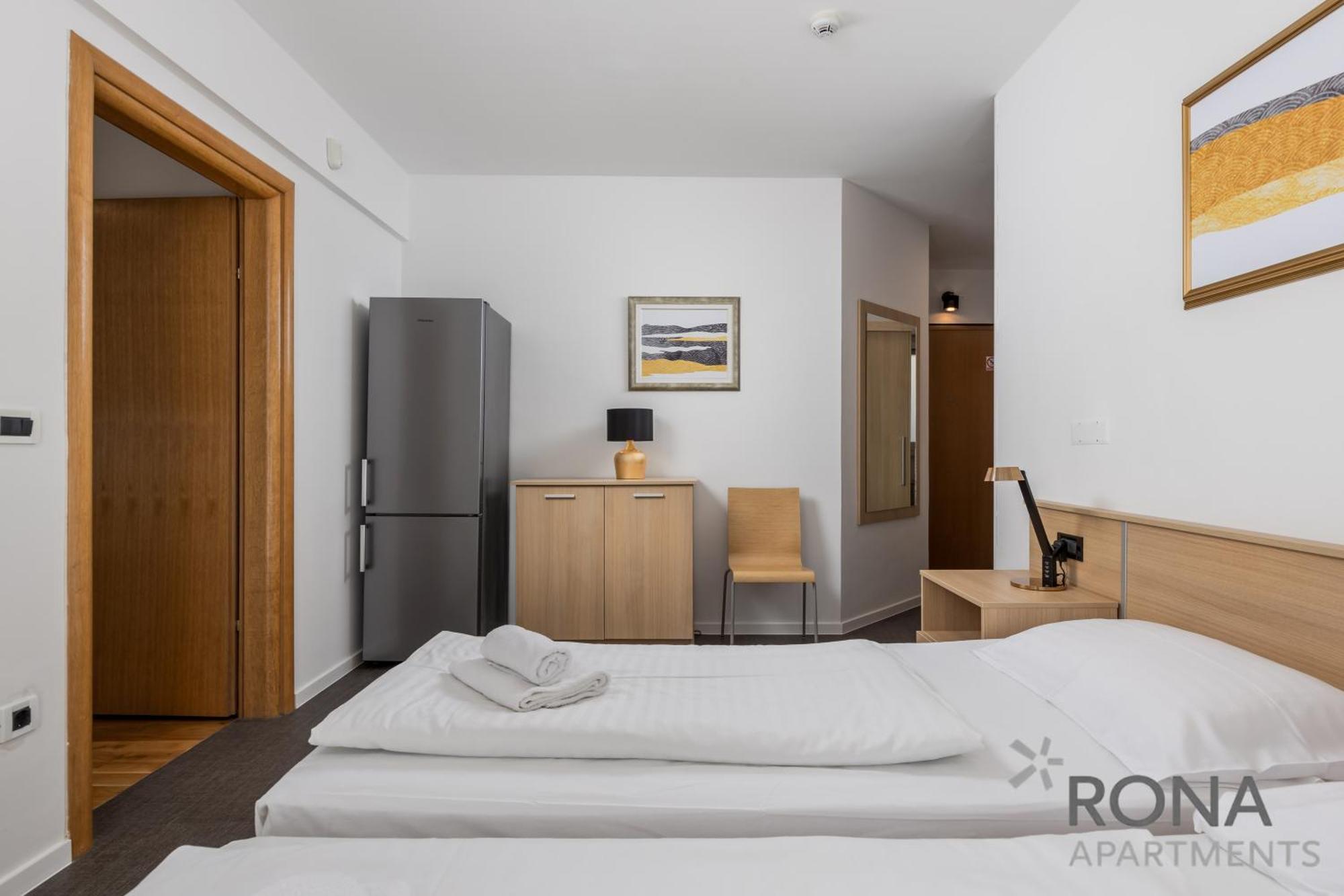 Apartments Rona Erea Icici Ngoại thất bức ảnh